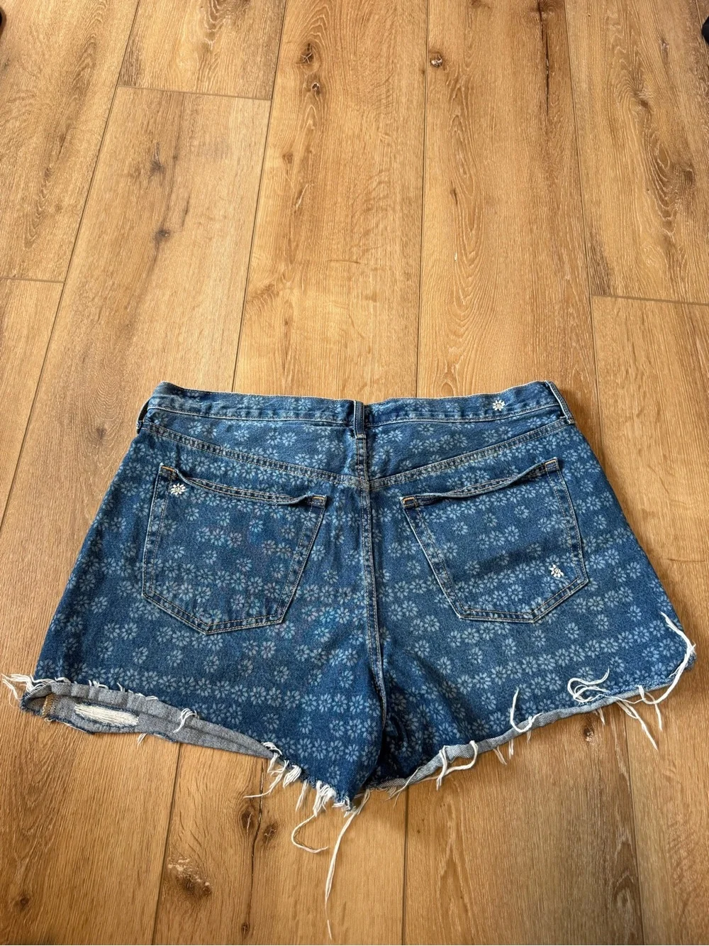 Universal Thread floral print denim shorts 90s baggy size 14